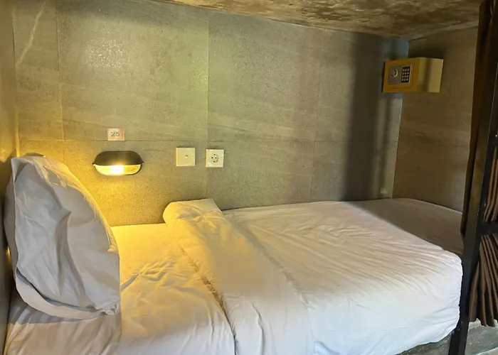 Hostel Joni